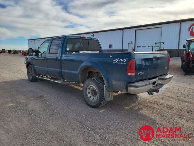Image of Ford F-350 equipment image 3