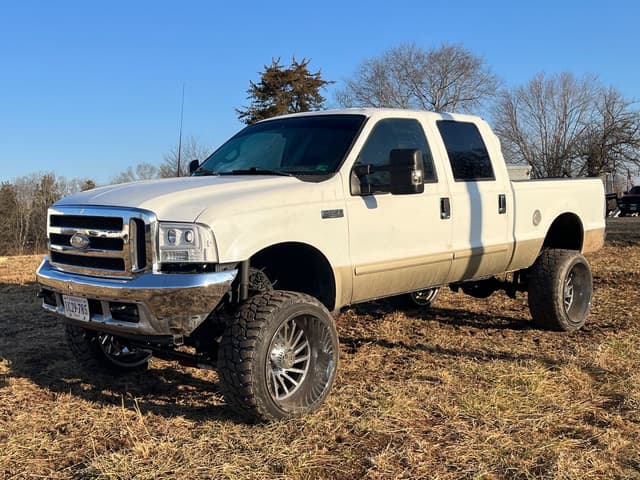 Image of Ford F-350 equipment image 3