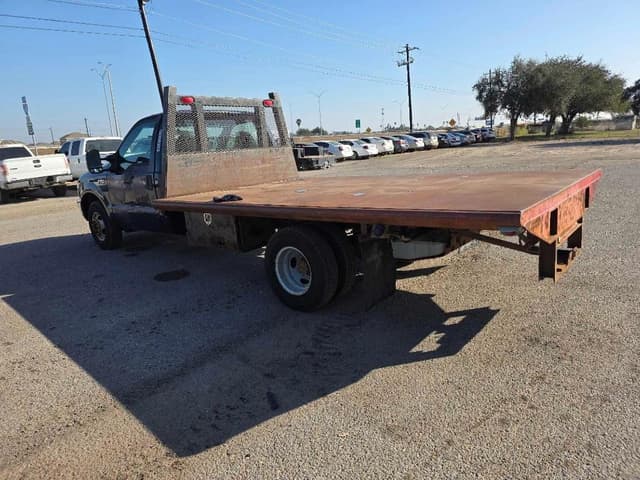 Image of Ford F-150 equipment image 3