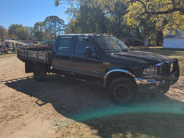 Image of Ford F-350 equipment image 3