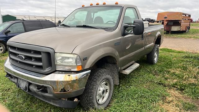 Image of Ford F-350 equipment image 4