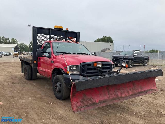 Image of Ford F-350 equipment image 2