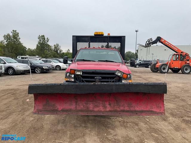 Image of Ford F-350 equipment image 1