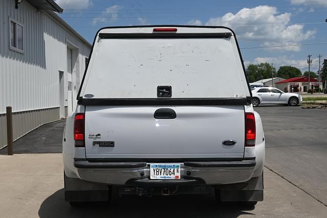 Image of Ford F-350 equipment image 3
