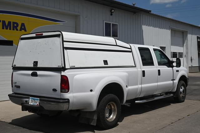 Image of Ford F-350 equipment image 2