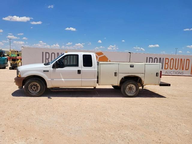 Image of Ford F-350 equipment image 1