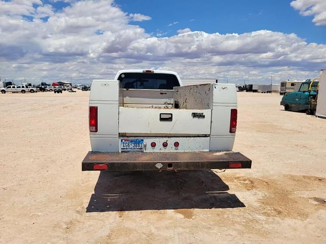 Image of Ford F-350 equipment image 3