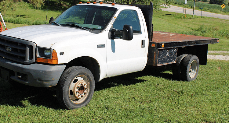 2002 Ford F-450 Equipment Image0