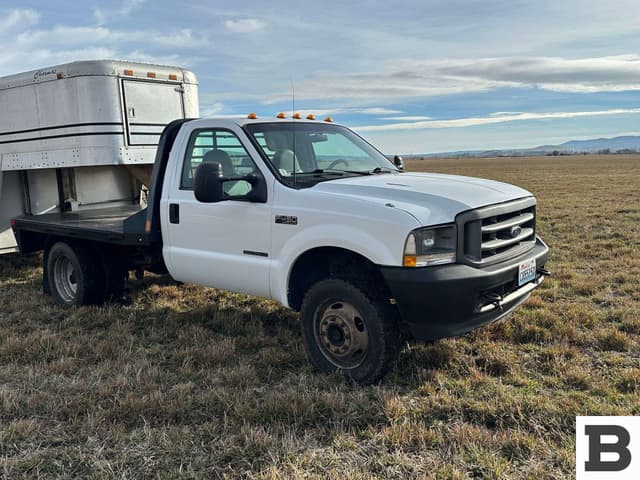 Image of Ford F-450 equipment image 4