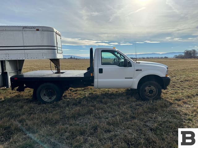 Image of Ford F-450 equipment image 3