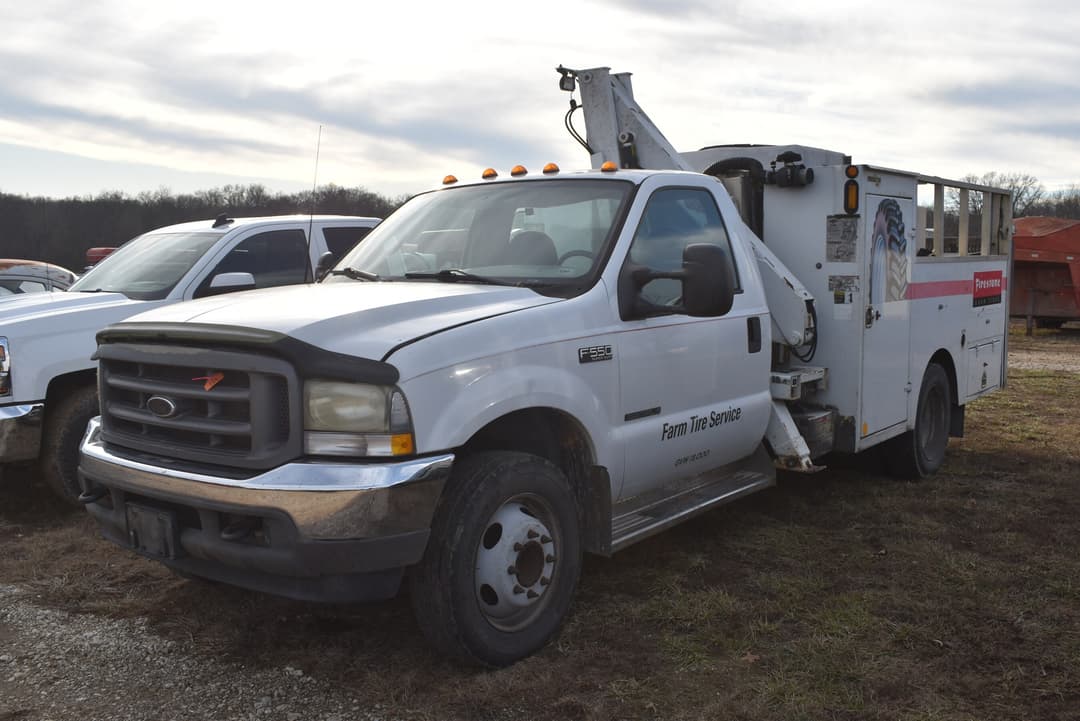 Image of Ford F-450 Primary image