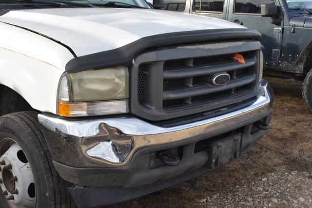 Image of Ford F-450 equipment image 3