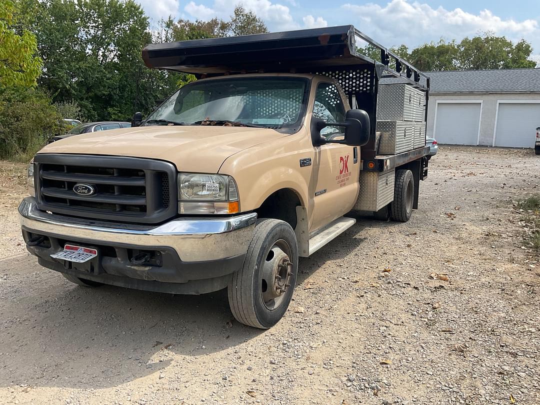 Image of Ford F-450 Primary image