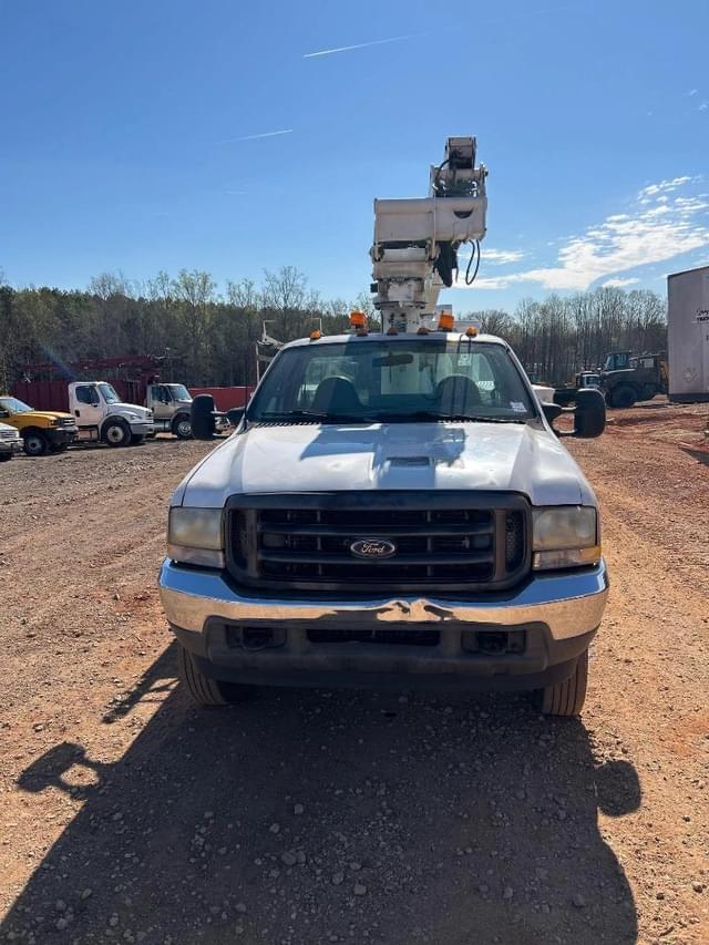 Image of Ford F-450 equipment image 4