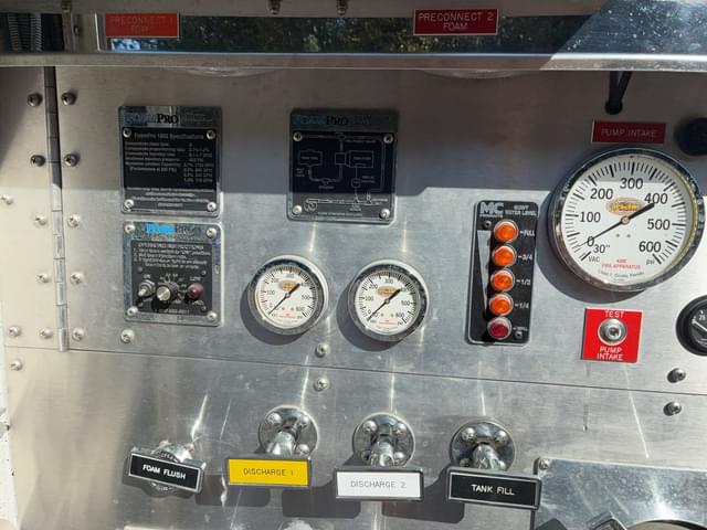 Image of Ford F-550 equipment image 4
