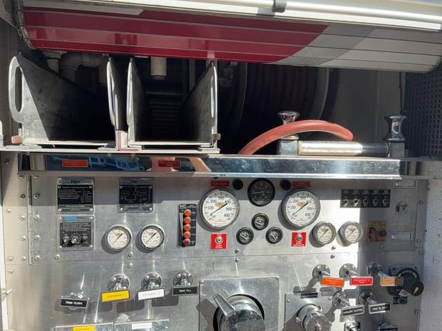 Image of Ford F-550 equipment image 2