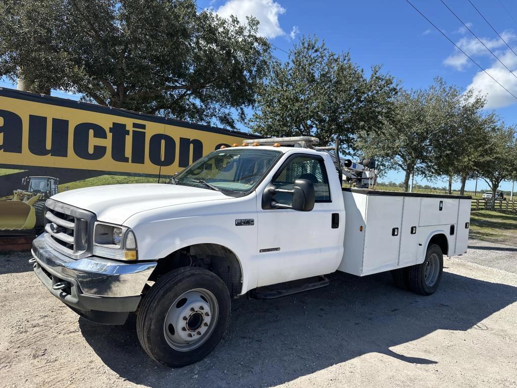 Image of Ford F-550 Primary image