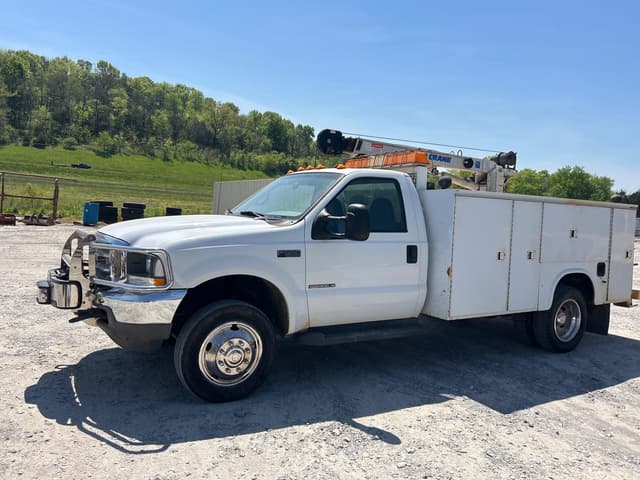 Image of Ford F-550 equipment image 4