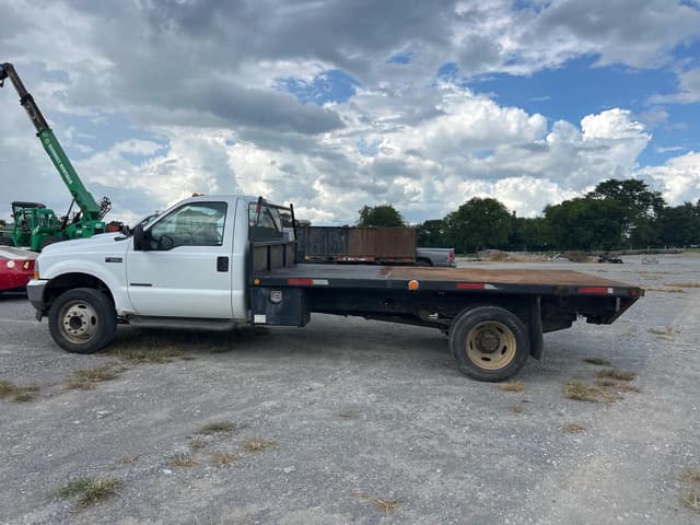 Image of Ford F-550 equipment image 1