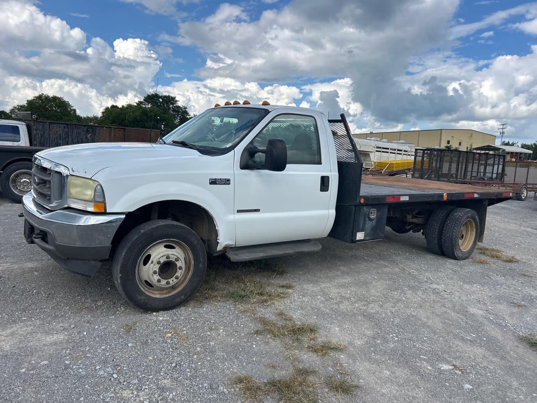 Image of Ford F-550 Primary image