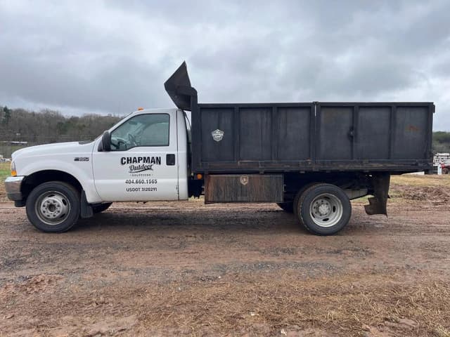 Image of Ford F-550 equipment image 2