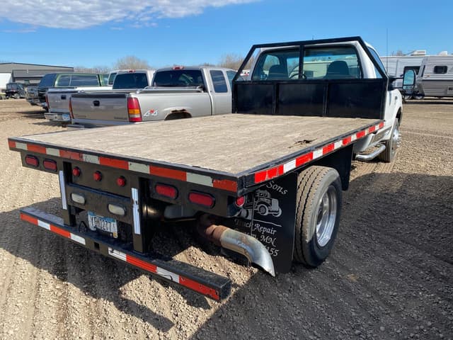 Image of Ford F-550 equipment image 3