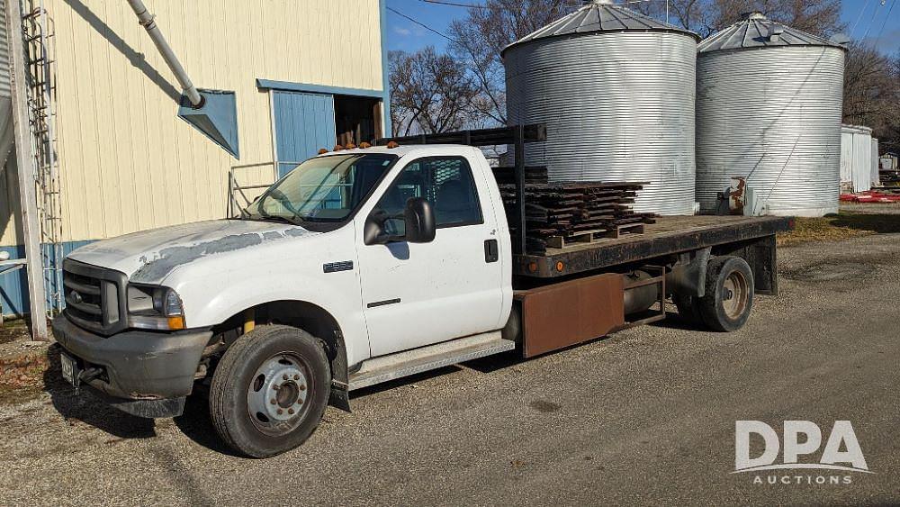 Image of Ford F-550 Primary image