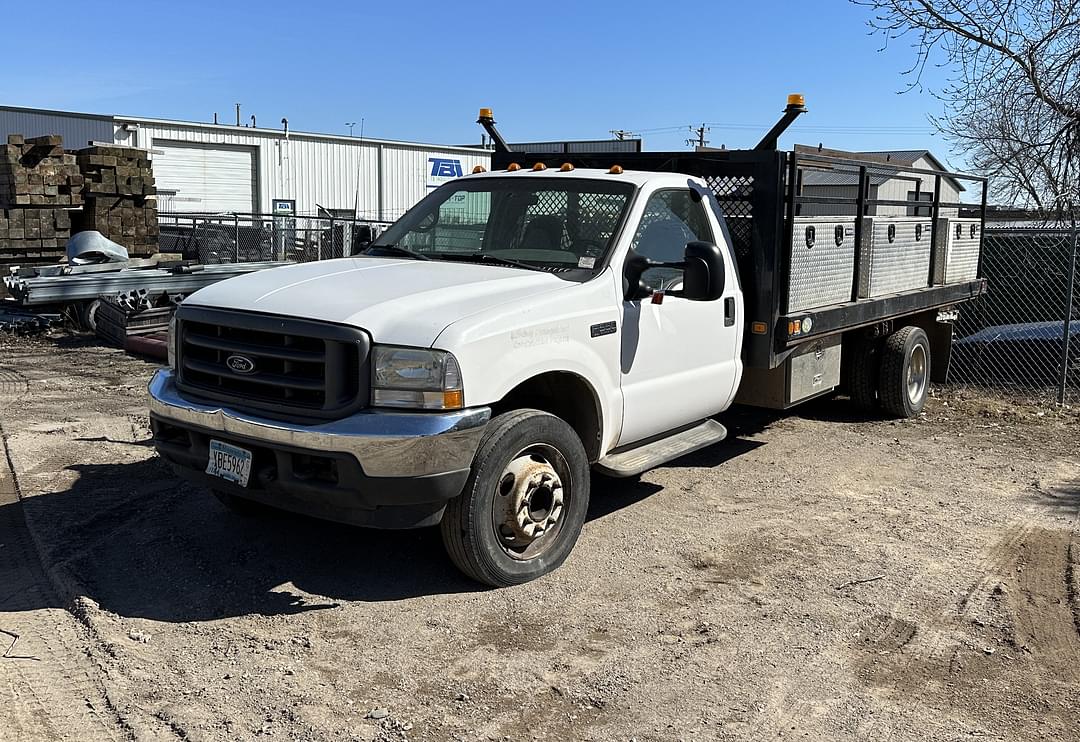 Image of Ford F-550 Primary image