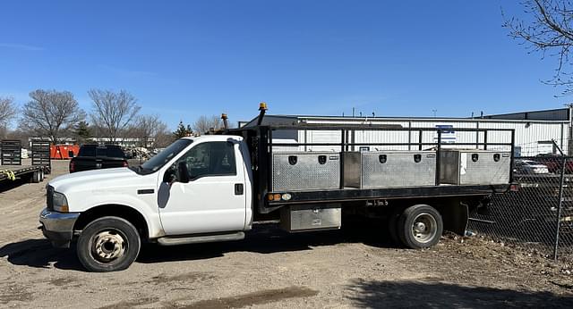 Image of Ford F-550 equipment image 2