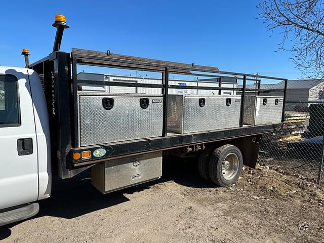 Image of Ford F-550 equipment image 4