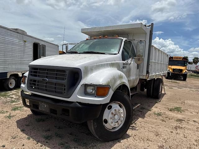 Image of Ford F-650 equipment image 1