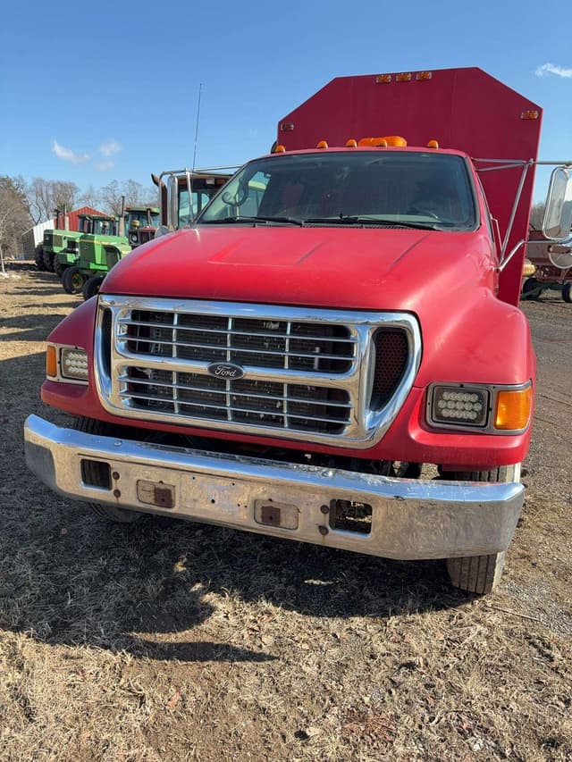 Image of Ford F-650 equipment image 2