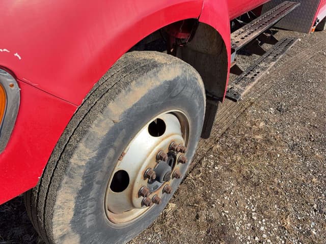 Image of Ford F-650 equipment image 3