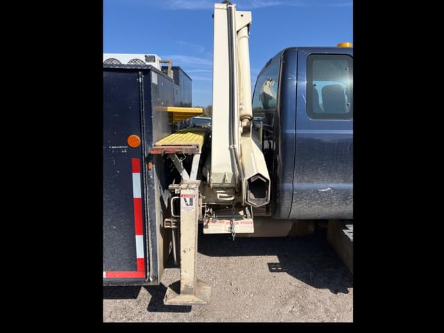 Image of Ford F-650 equipment image 4