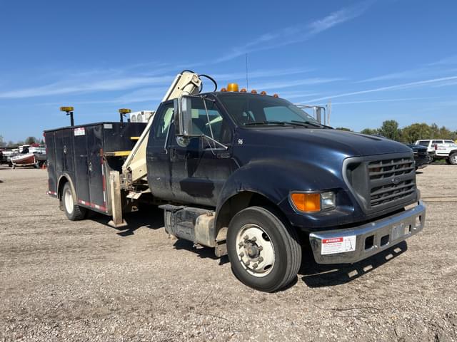 Image of Ford F-650 equipment image 2