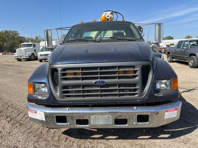Image of Ford F-650 equipment image 1