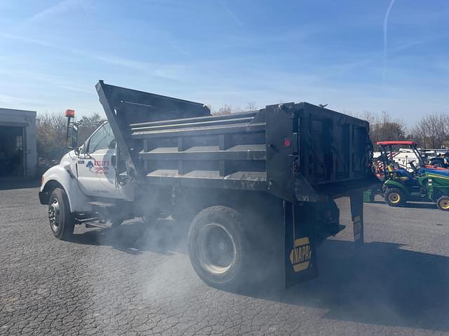 Image of Ford F-650 equipment image 2