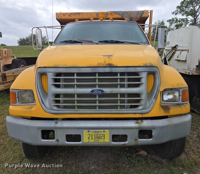 Image of Ford F-750 equipment image 1