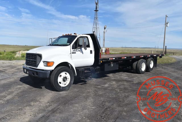 Image of Ford F-750 equipment image 1