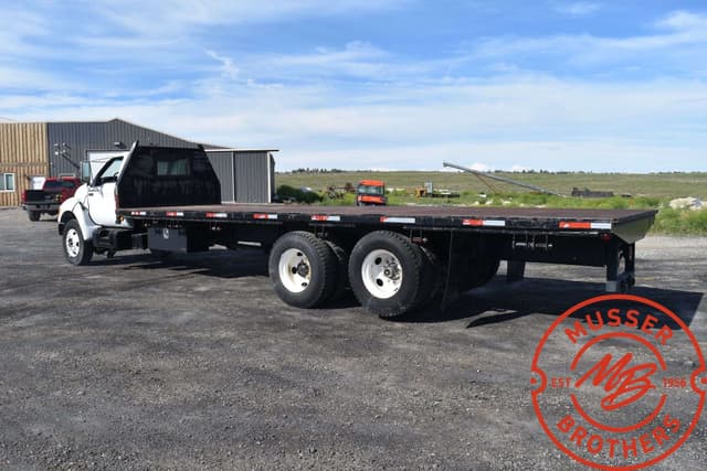Image of Ford F-750 equipment image 4