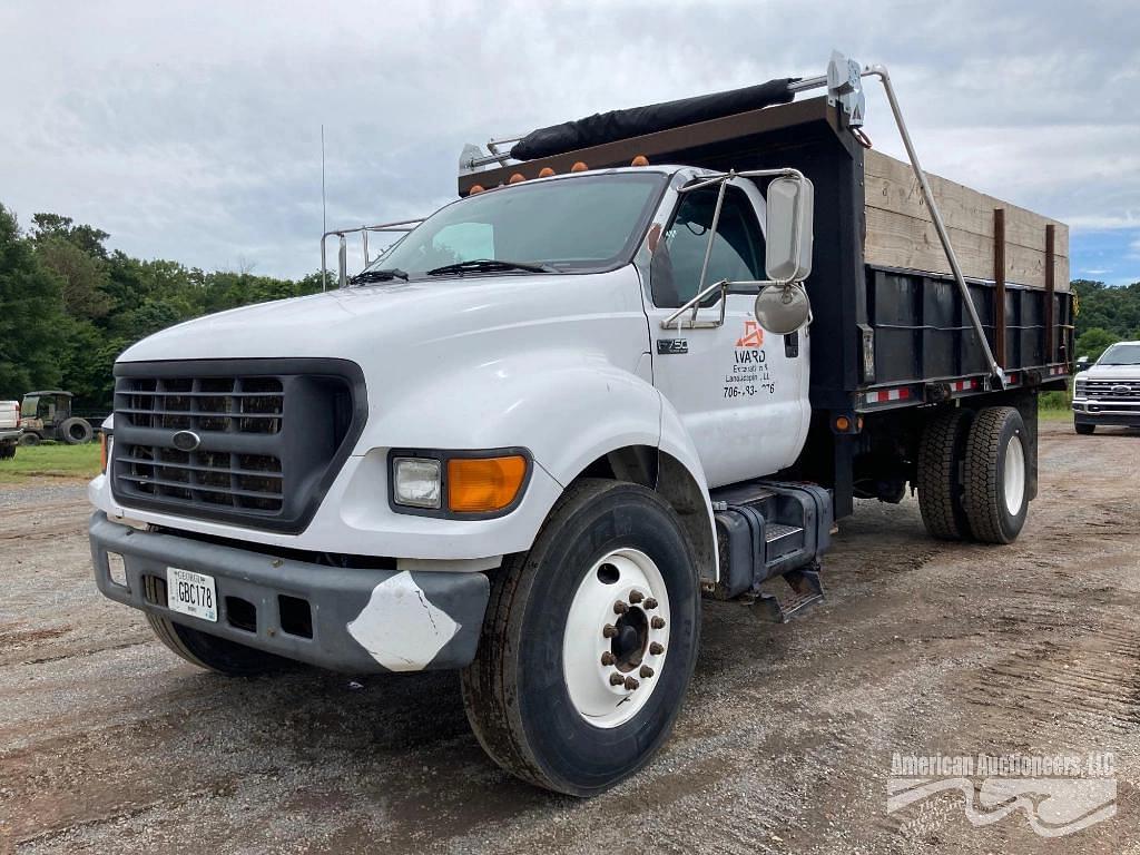 Image of Ford F-750 Primary image