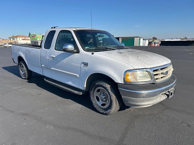 Image of Ford F-150 equipment image 1