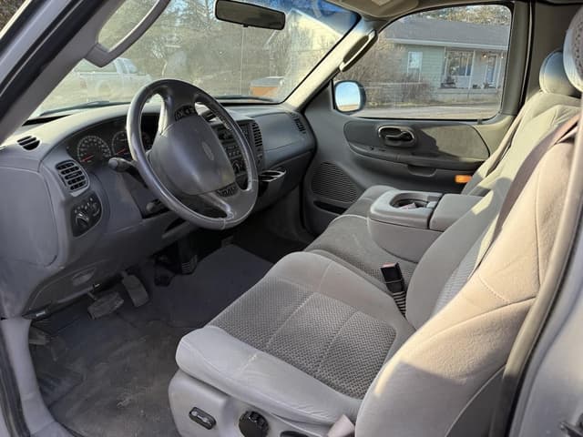 Image of Ford F-150 equipment image 4