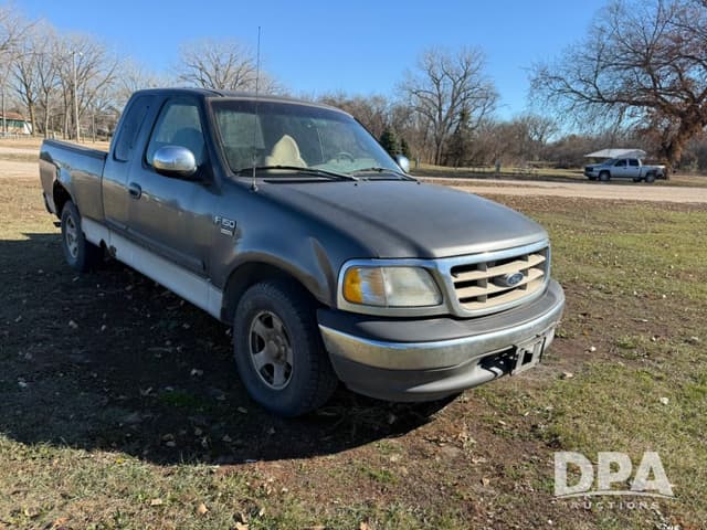 Image of Ford F-150 equipment image 2
