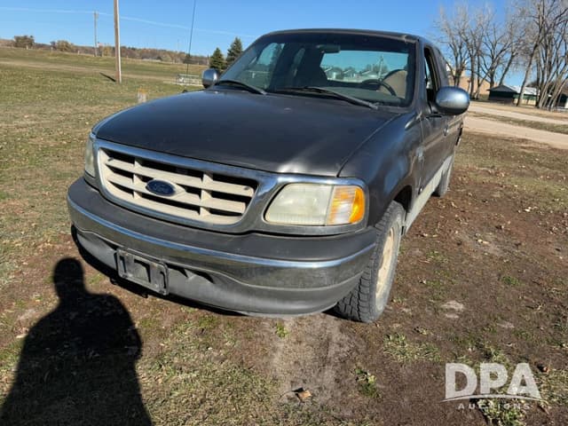 Image of Ford F-150 equipment image 1