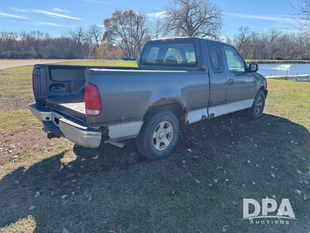 Image of Ford F-150 equipment image 3