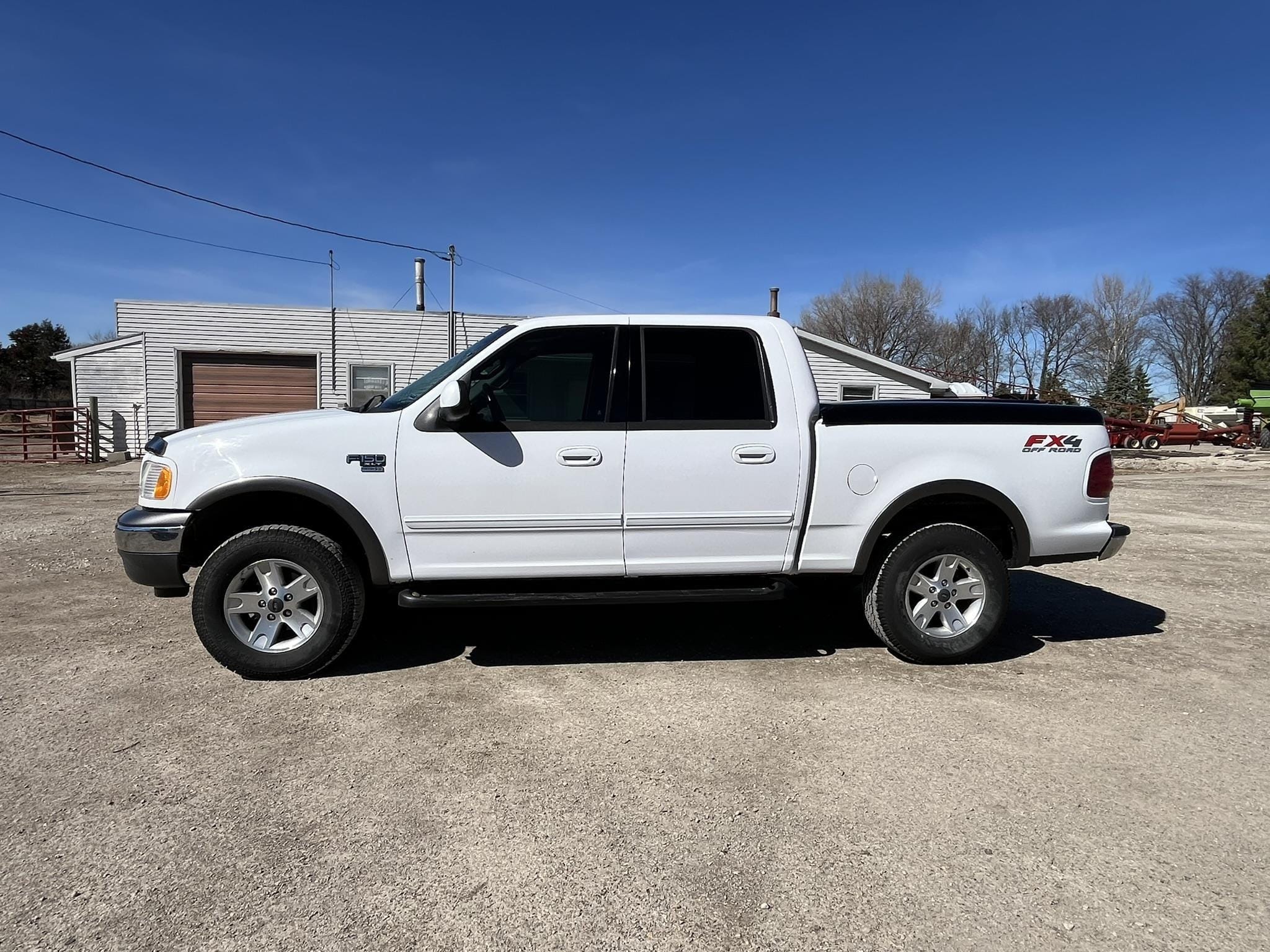 2002 Ford F-150 Equipment Image0