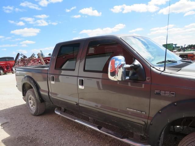 Image of Ford F-250 equipment image 3