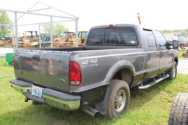 Image of Ford F-250 equipment image 3