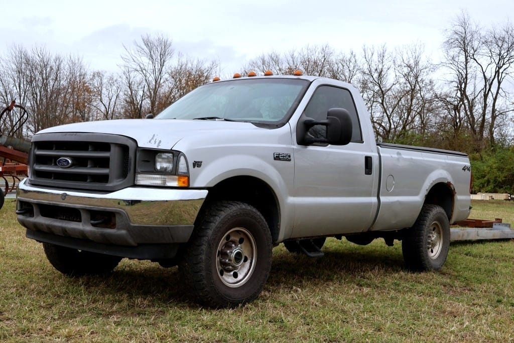 2002 Ford F-250 Equipment Image0